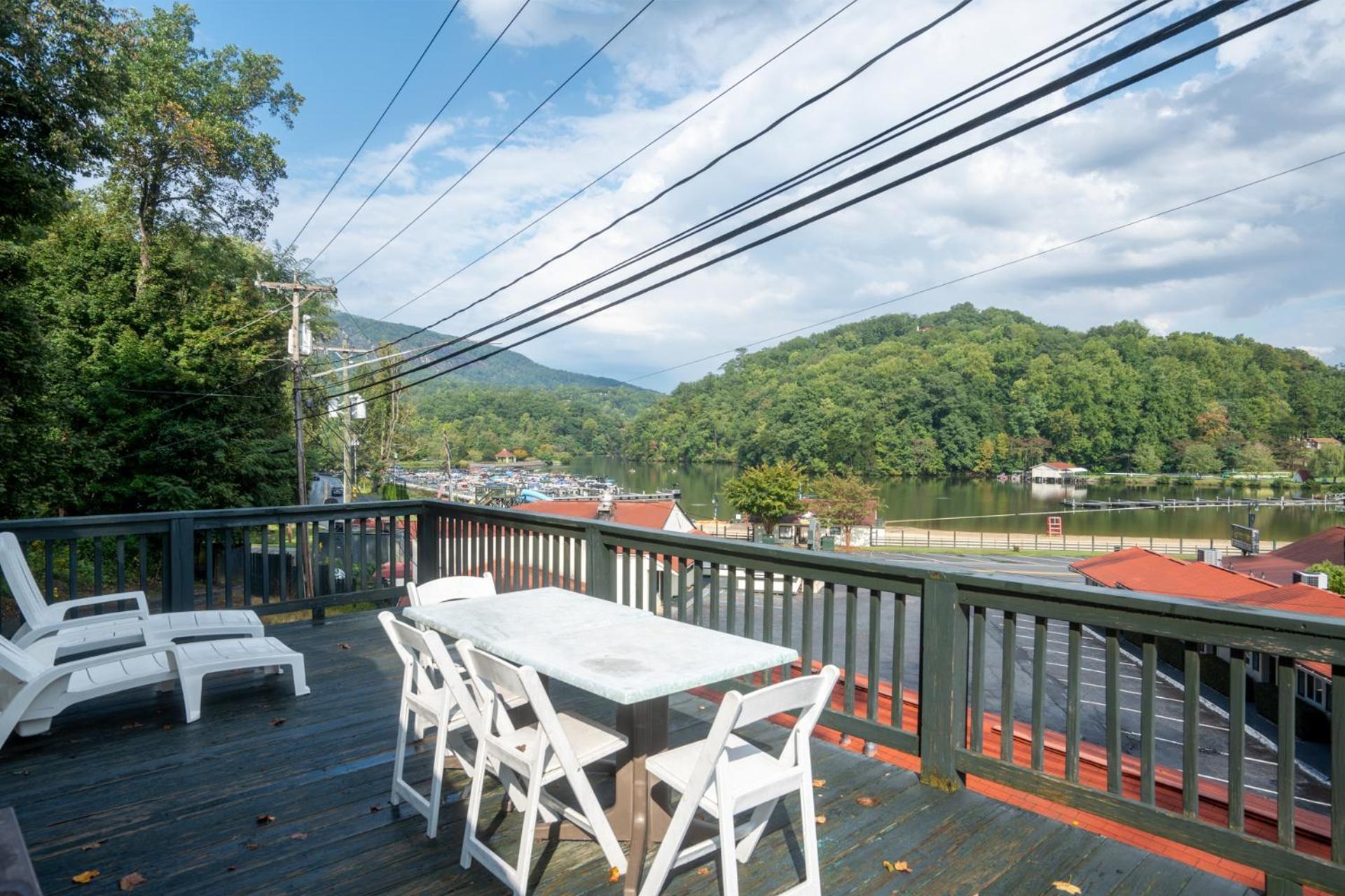 Lake Lure Inn And Spa Exterior photo