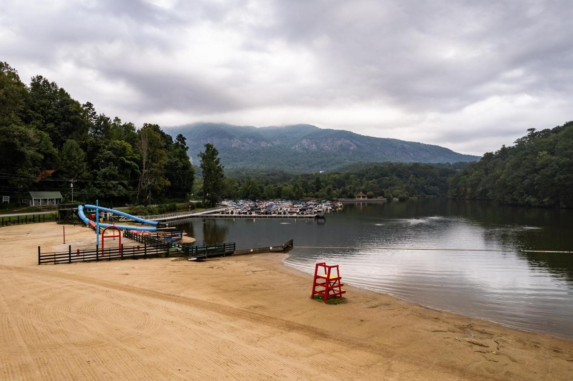 Lake Lure Inn And Spa Exterior photo