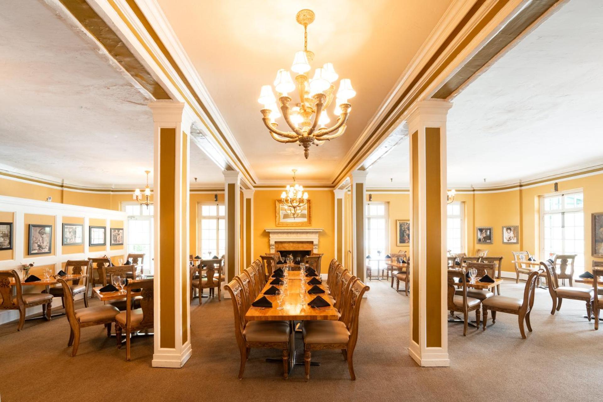 Lake Lure Inn And Spa Exterior photo